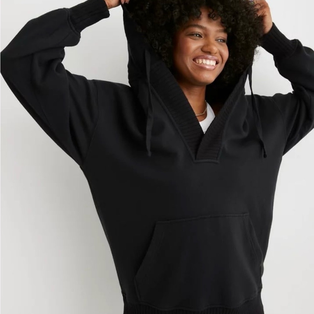 Aerie Black V-Neck Hoodie